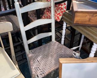 Woven seat ladder back chair 