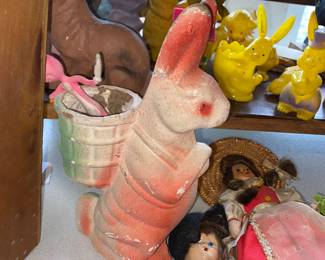 Papier-mâché bunny with basket 