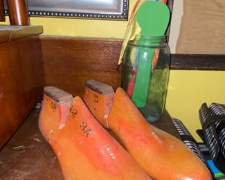 Pair of shoe lasts