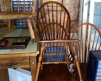 Set of 4 dining room chairs 