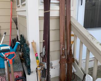Vtg. Skis 