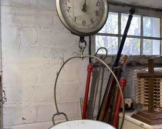 Hanging shop scale