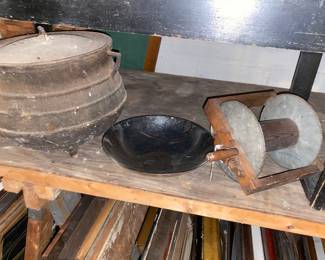 Cast iron pot, reel 