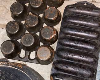 Griswold cast iron muffin and corn bread pans