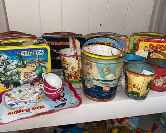 Vtg. Lunch boxes, sand pails