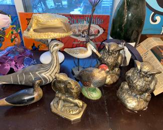 Assorted birds in metal and wood 