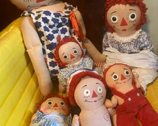 Raggedy Ann dolls