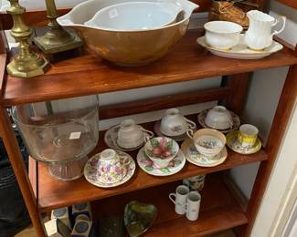 Pyrex and teacups 