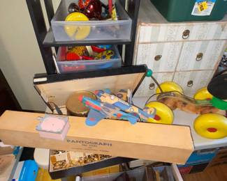 Pantograph, toy planes, pull toy