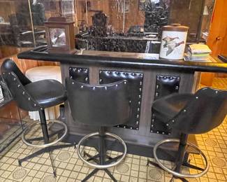 Vintage bar with 3 stools !