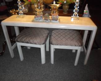 Console table with 2 stools