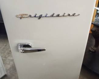Frigidaire mini refrigerator