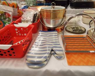 Tri color ice bucket