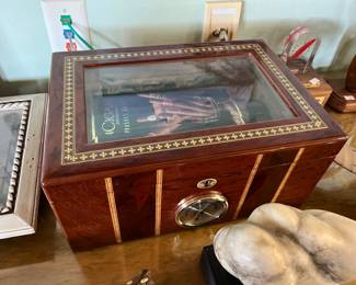 $150 - Cigar inlaid humidor 
