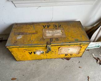 $38 - VF 32 Co - Naval Air Force Atlantic trunk - Right one 