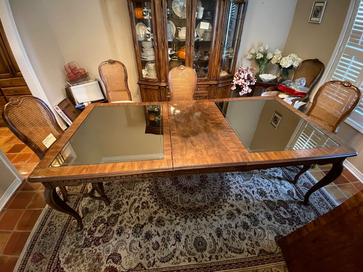 CARDON ESTATE SALE Off woodbine Living Estate starts on 1/26/2024