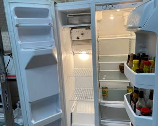 $250 Refrigerator Hot point