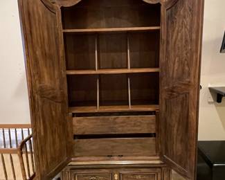 $400 Thomasville armoire 42Wx18Dx82H