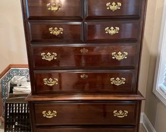 $300 Lexington tall chest 8 drawers 38Wx20Dx58H
mahogany solid wood
