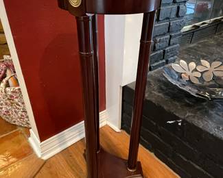 $60 Round green marble top pedestal 11x32