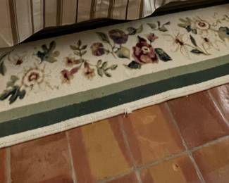 $90 Carpet floral 
