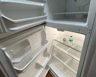 200 Frigidaire single door fridge top freezer 
