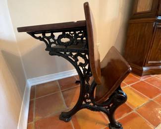 $120 School desk 20x22x23