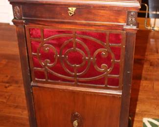 Edison Disc Phonograph Victrola, Model C200, with 29 Edison disc records in bottom of cabinet.