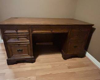 Solid wood Aspen Home desk (drawers lock)
