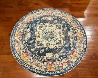 Round rug 
