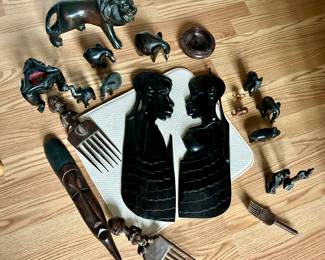Lots of African art at this home. Wooden animals, baskets, bowls 