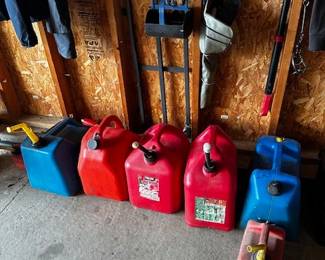 GAS CANS