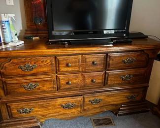 DRESSER WITH MIRROR TV
