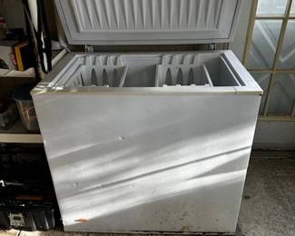 CHEST FREEZER