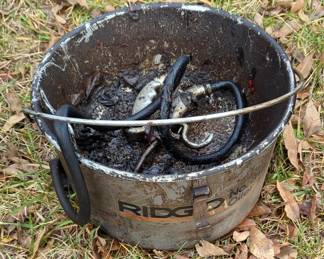 Ridgid Oil Threader Pump Pot, 9" H x 15" Diameter