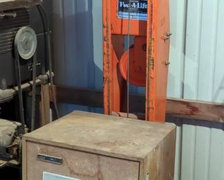 Port-A-Lift, Model CC-400, On Hard Tires, 61" x 22" x 32", 500 Lb. Load Capacity