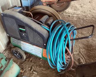 Speedaire Air Compressor With 20 Gallon Tank And 135 PSI Max, Model 4B229B