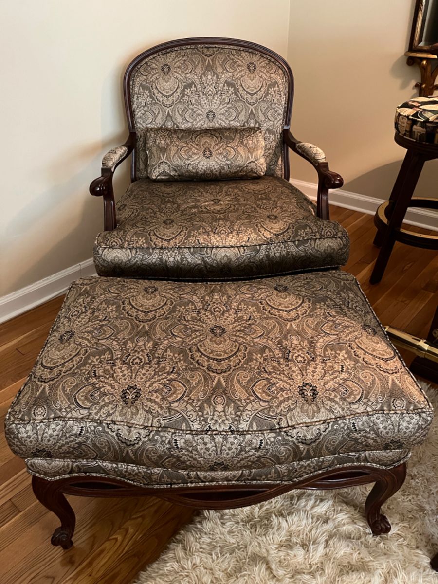 Tenafly Moving Sale East Hill starts on 1/19/2024