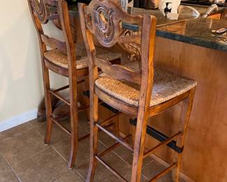 2 bar stool chairs