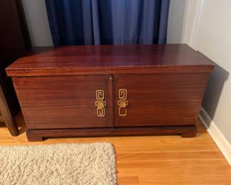 Lane cedar chest