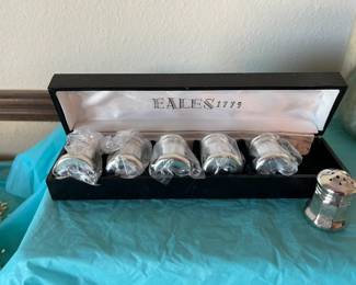 Vintage Eales 1779 Silverplate salt and pepper shakers set.