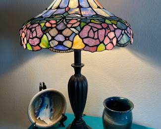 Tiffany style table lamp.