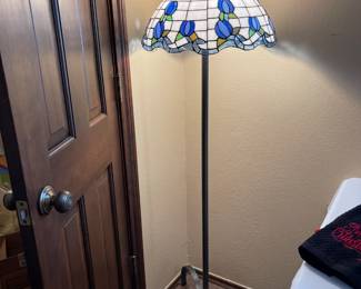 Tiffany style floor lamp.