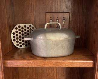 Wagner Ware Magnalite Roasterette 4263 with original trivet 