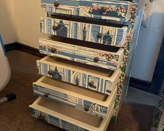 Drawers in this jewelry box are padded white felt.