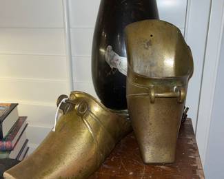 Brass shoe wall pockets 