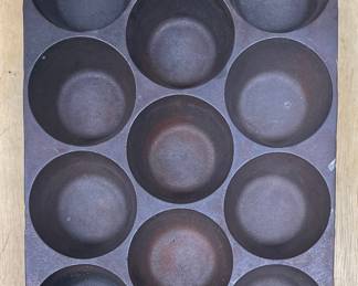 Vintage Griswold Cast Iron Muffin Popover Muffin Pan No 10 - 949C