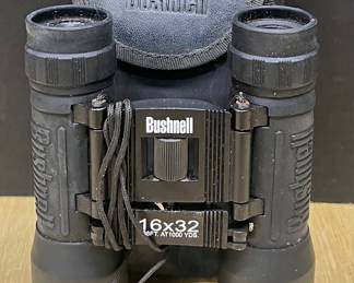 Bushnell 16x32 Binoculars With Soft Case 