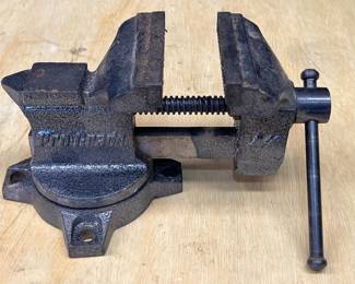 ProGrade 4 Inch Swivel Bench Vise 