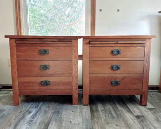 KINCAID FURNITURE NIGHTSTANDS - ARTS AND CRAFTS - SOLID WOOD - SET OF NIGHTSTANDS